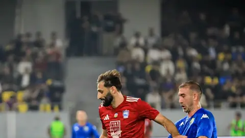 Zirə komandasının oyun zamanı zədələnmiş futbolçular və baş məşqçi Rəşad Sadıqov