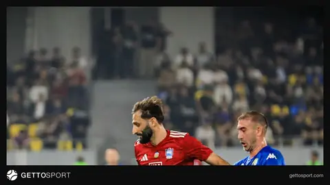 Zirə komandasının oyun zamanı zədələnmiş futbolçular və baş məşqçi Rəşad Sadıqov