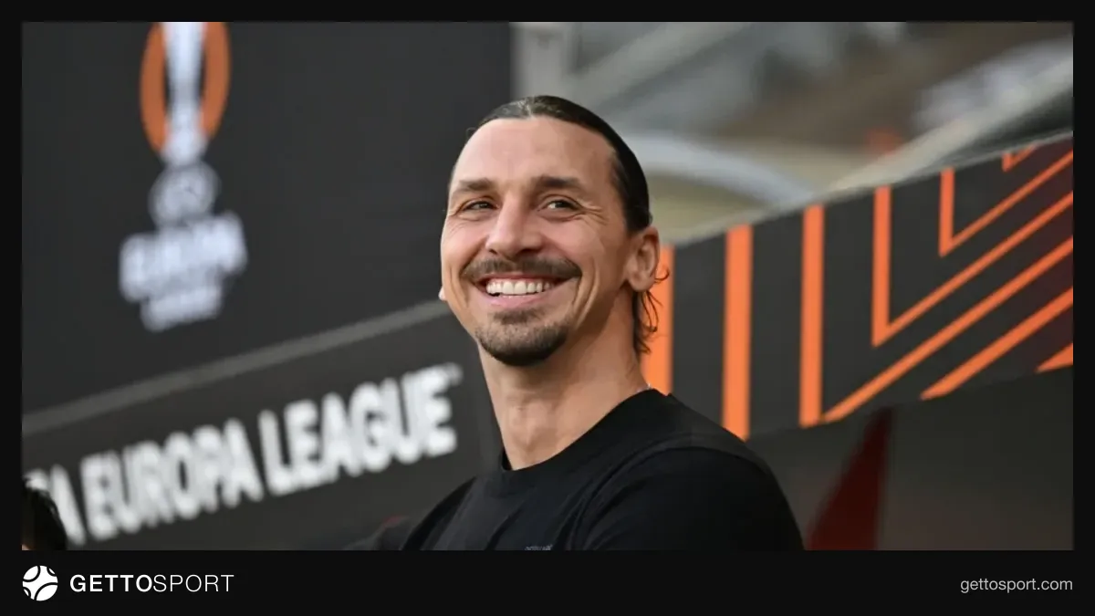 Zlatan İbrahimoviç Milan şəklində tez-tez stadion qarşısında